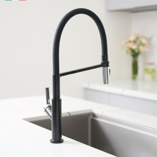Hình ảnh thực tế vòi rửa bát thân mềm Tema Black